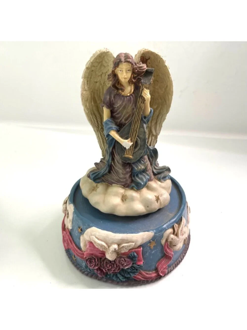 Vintage Grandeur Noel Renaissance Angel Music Box 81640 Plays Somewhere My Love